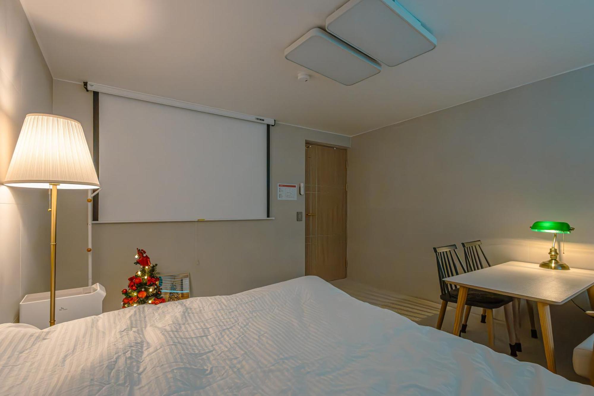 Marie'S House 102 Hongdae Hotel Seoul Exterior photo
